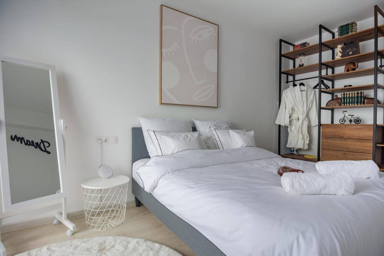 Amazing Condo In Brasov By Valentino - Free Garage Parking Braşov Exterior foto