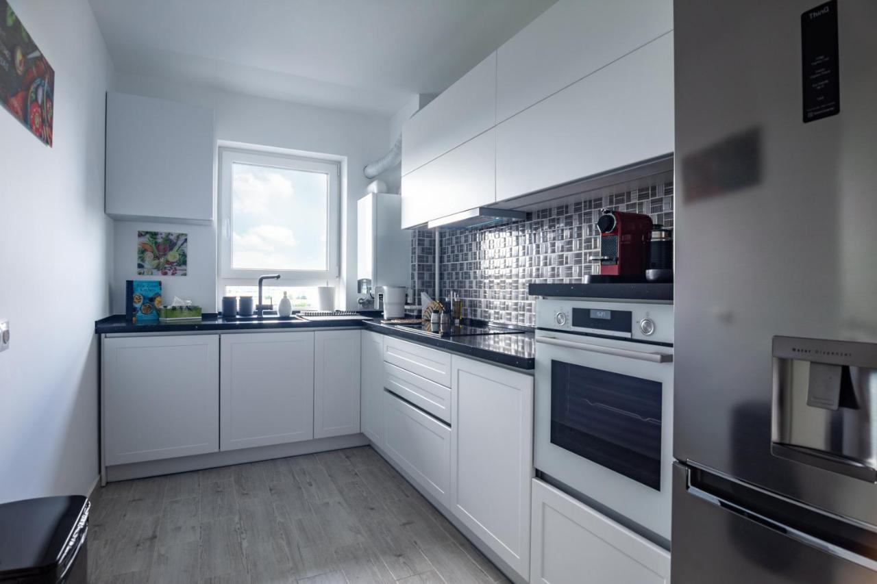 Amazing Condo In Brasov By Valentino - Free Garage Parking Braşov Exterior foto